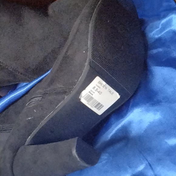 Thigh high boots - Picture 3 of 3